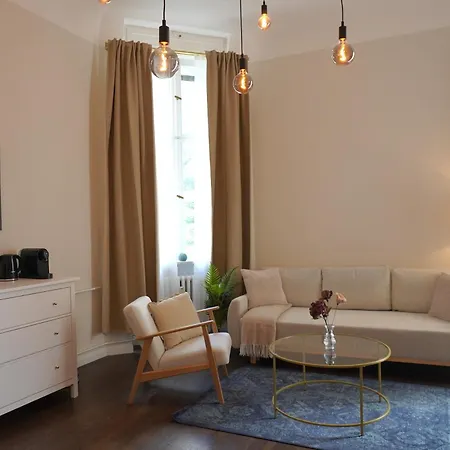 Jomi I Elegantes Wohnen In Apartment Berlin
